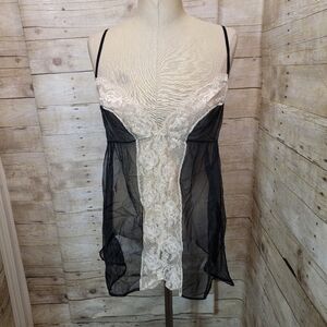 Chic Black and Cream Lace Chemise